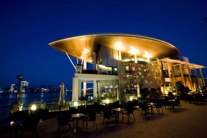MEMORY LOUNGE BAR
